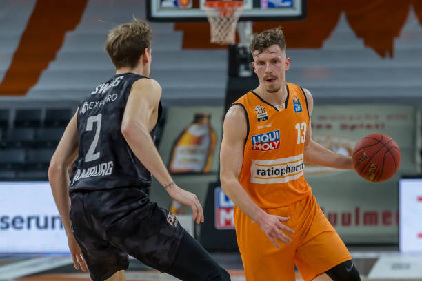 将助尤文度 将助尤文度