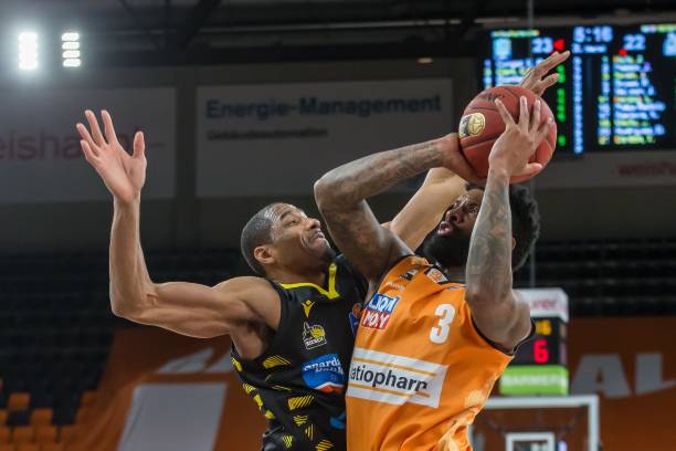 现出浓厚兴 现出浓厚兴